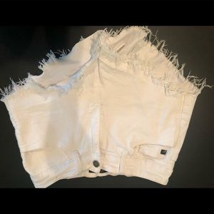 Kan Can white jean shorts Size 27